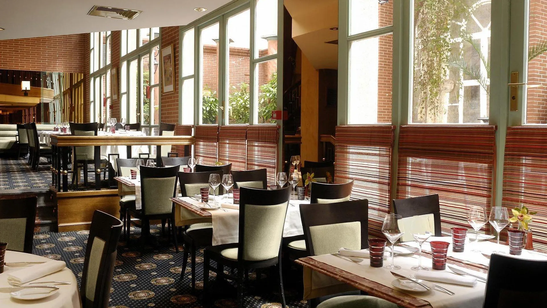 Plaza Hotel Capitole Tolosa 4*,