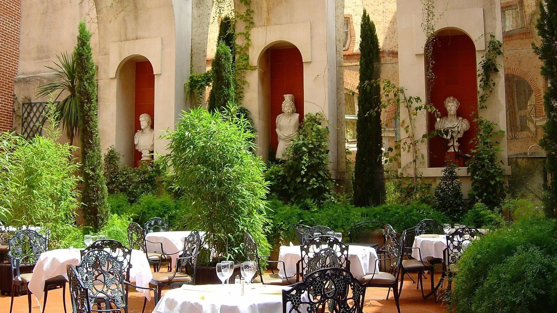 ****  Plaza Hotel Capitole Tolosa Francia